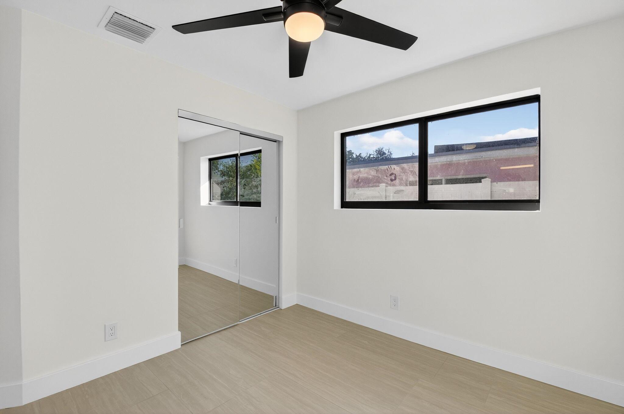 LINCOLN PARK - Residential