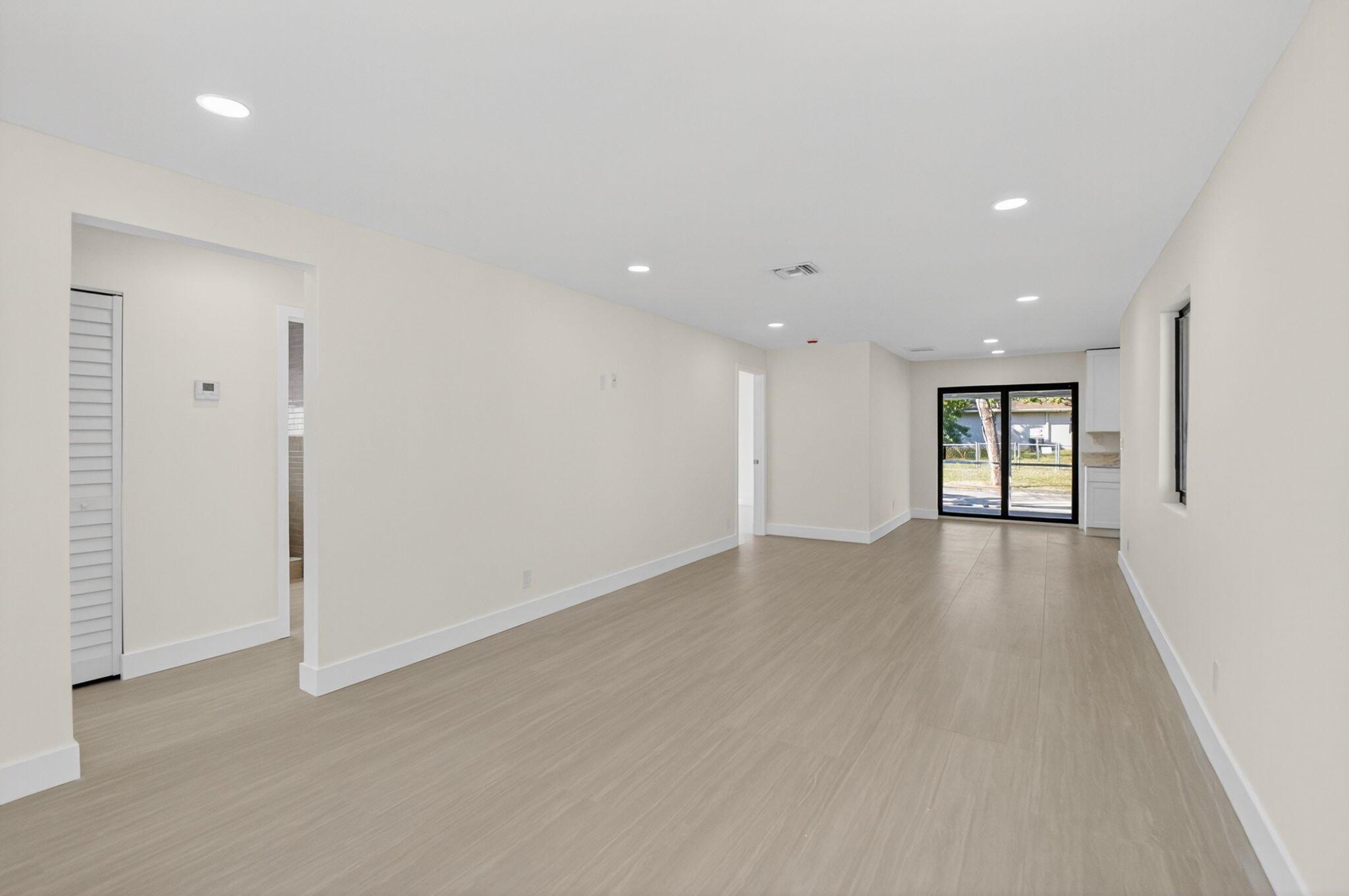 LINCOLN PARK - Residential