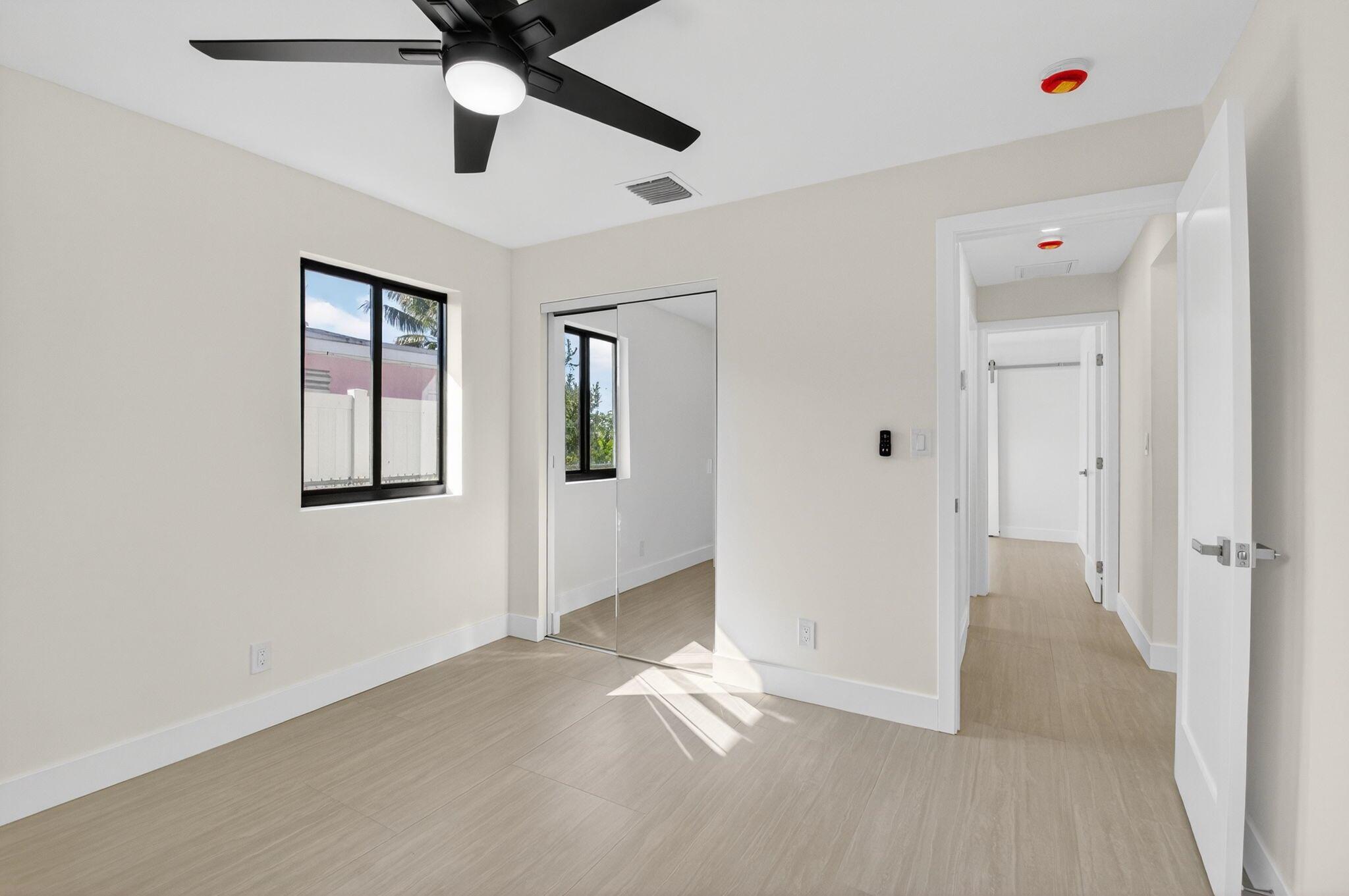 LINCOLN PARK - Residential