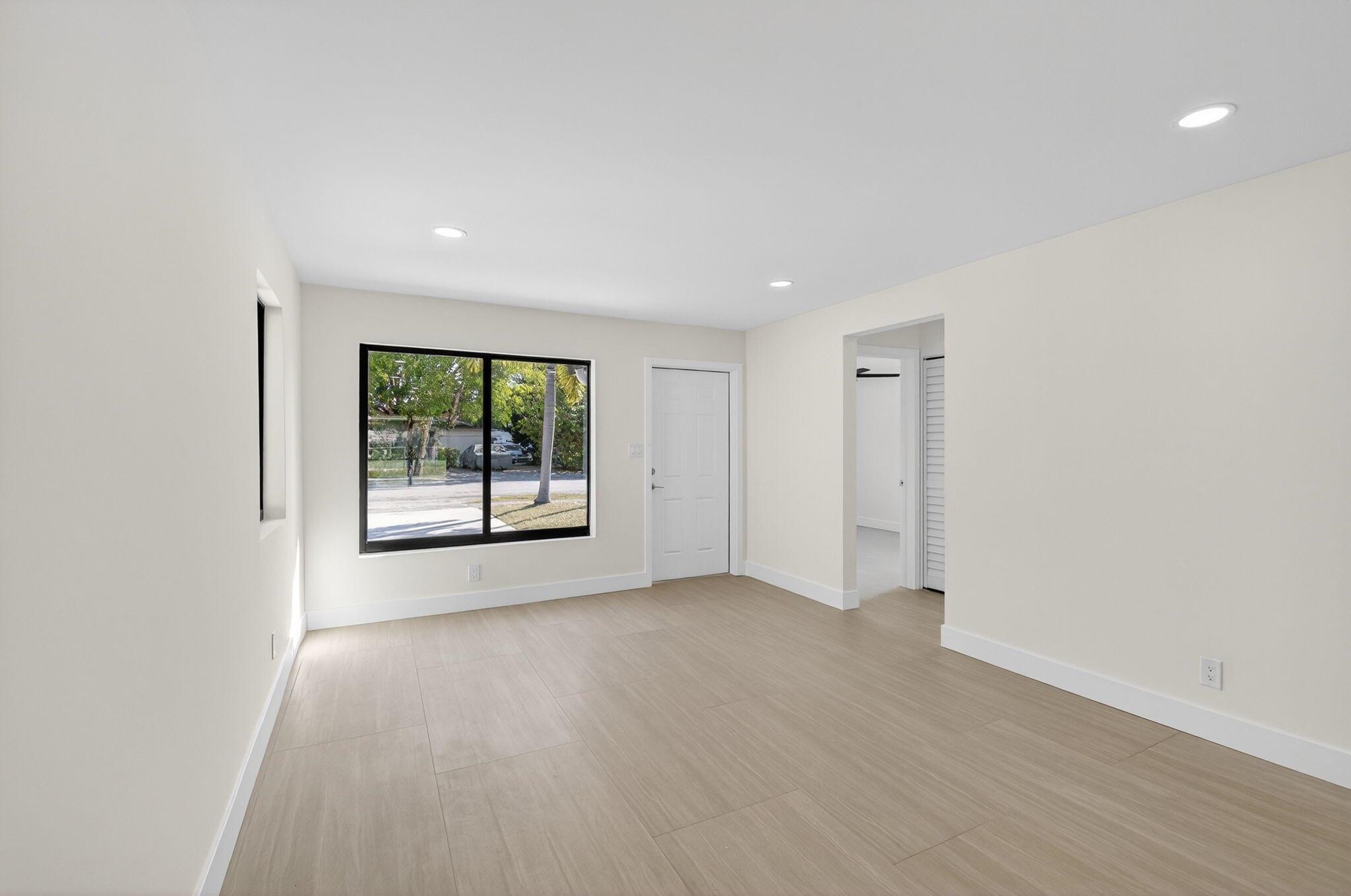 LINCOLN PARK - Residential