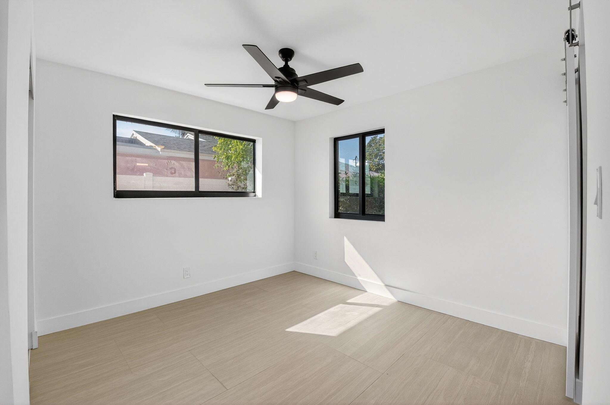 LINCOLN PARK - Residential