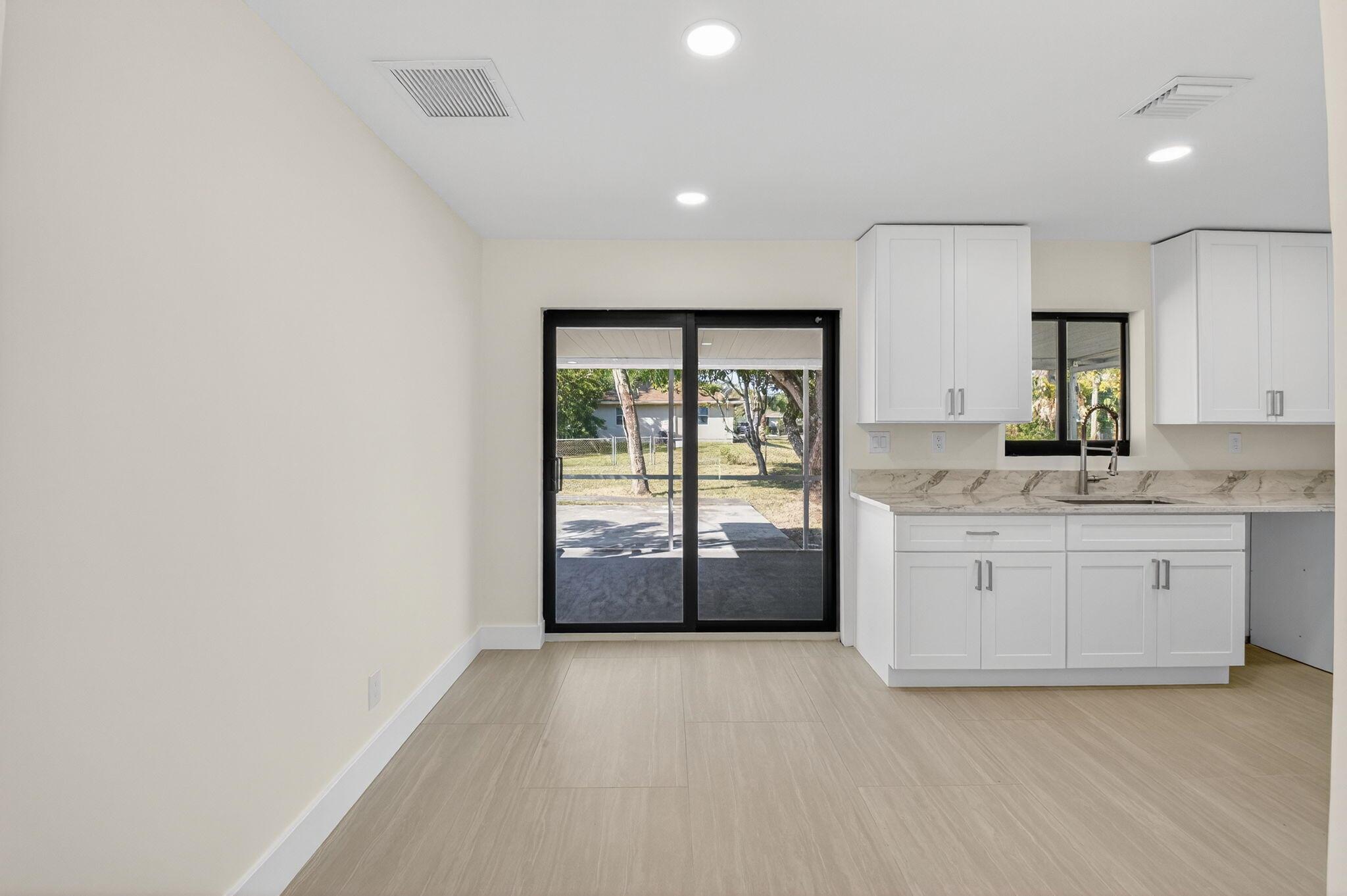 LINCOLN PARK - Residential