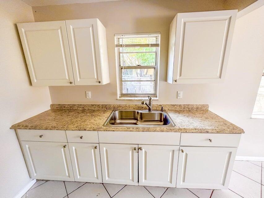 MANILA PARK - Residential Lease