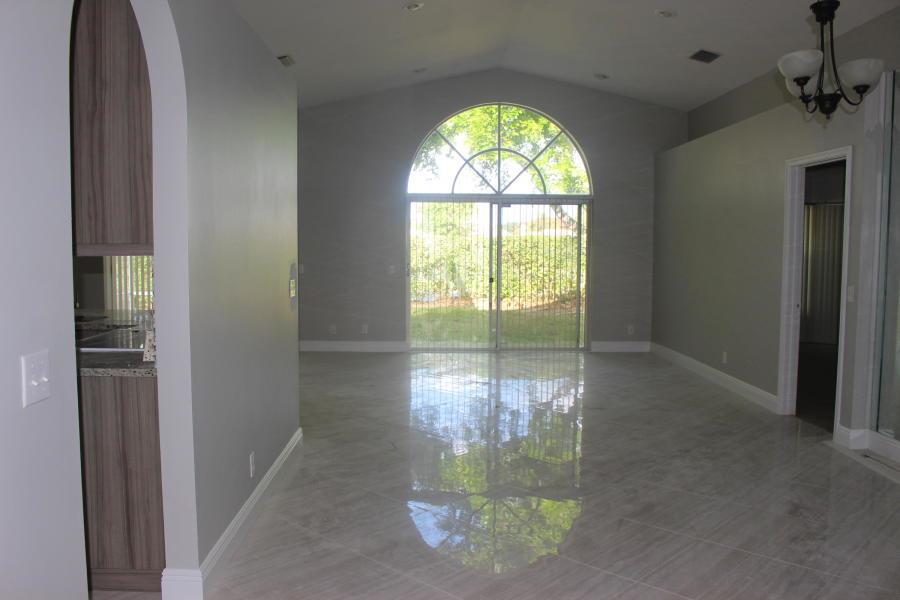 LAKES AT BOCA RATON PAR E - Residential Lease