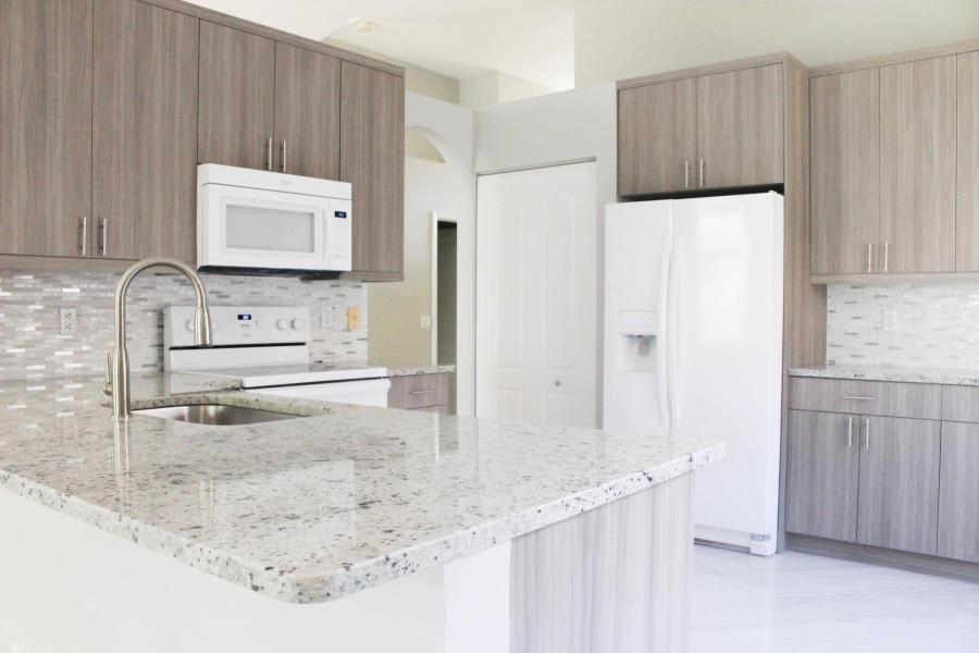 LAKES AT BOCA RATON PAR E - Residential Lease