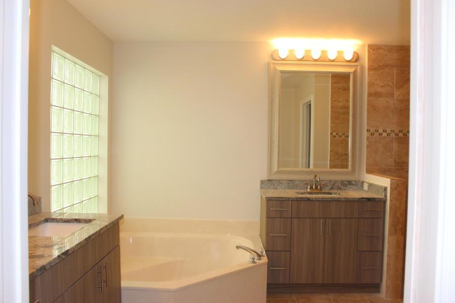 LAKES AT BOCA RATON PAR E - Residential Lease