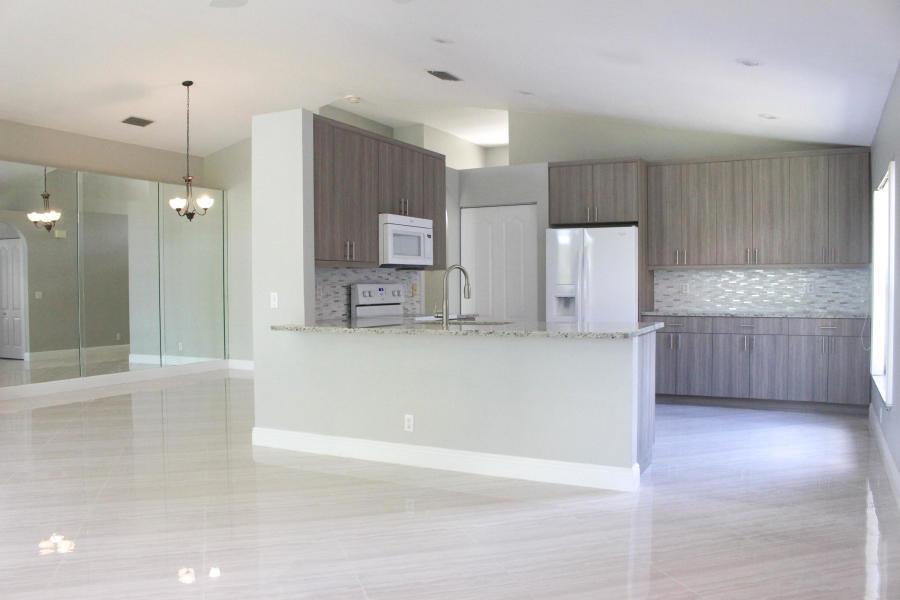 LAKES AT BOCA RATON PAR E - Residential Lease