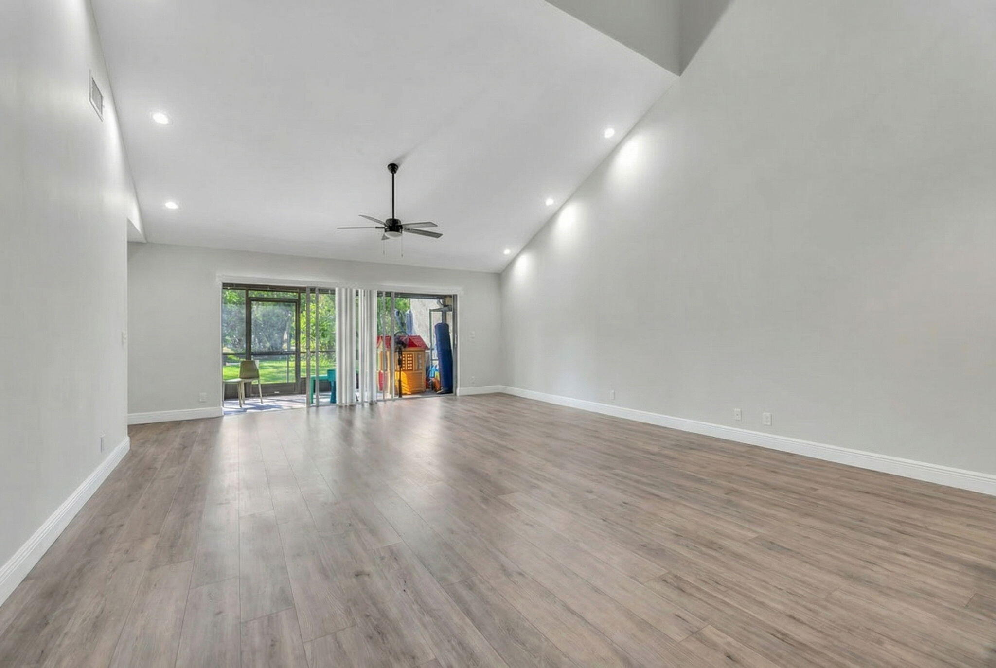 BOCA RIDGE GLEN - Residential Lease