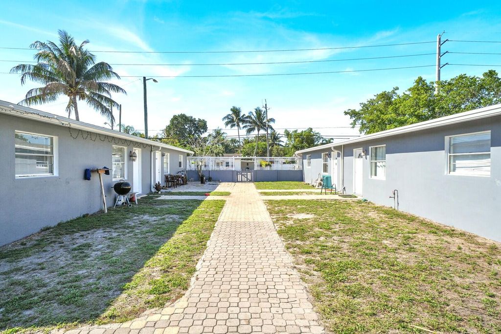 Photo of 4733 Mulberry Street, Lake Worth Beach, FL 33461 (MLS # B26006749)