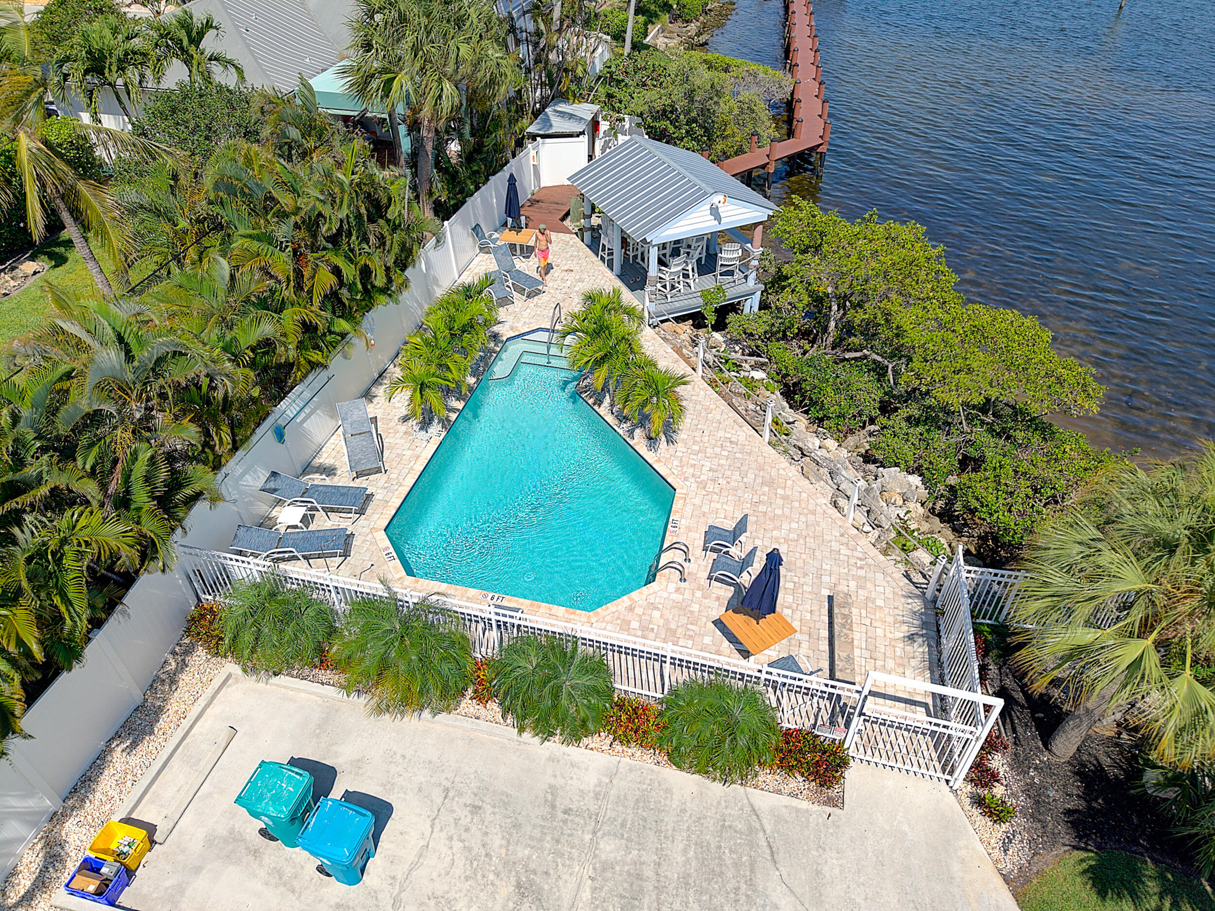 MARINERS WAY - Residential