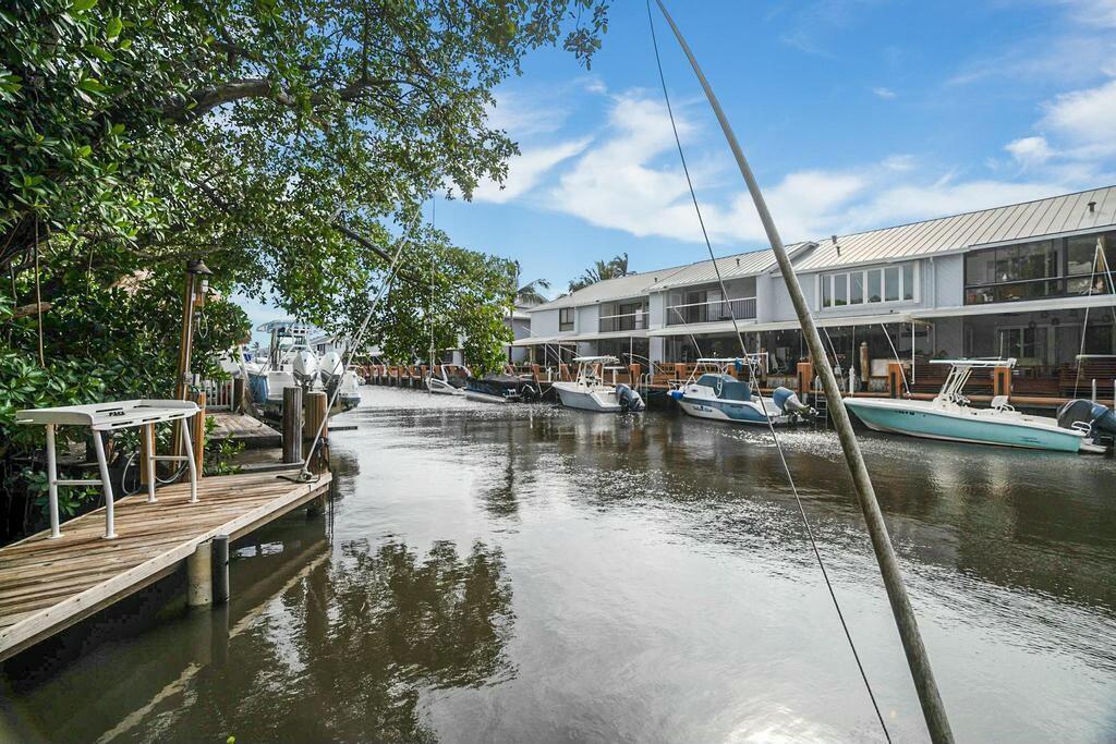 MARINERS WAY - Residential