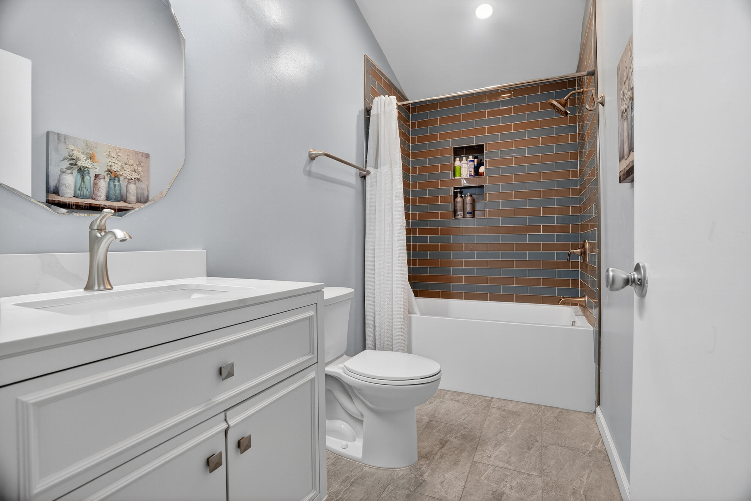MARINERS WAY - Residential