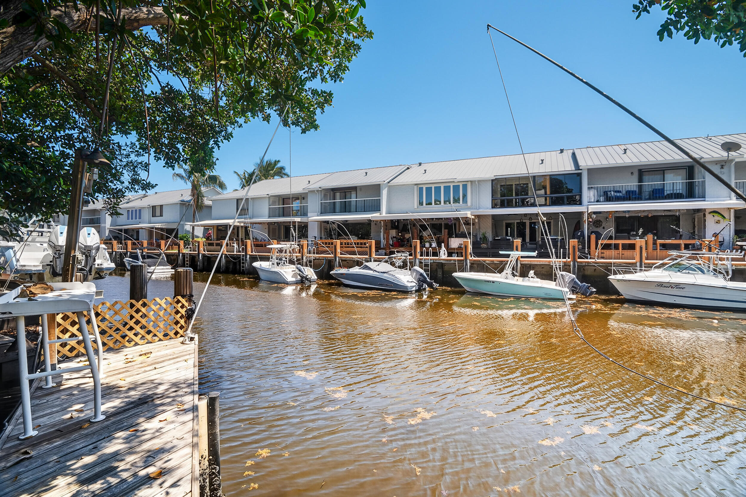MARINERS WAY - Residential