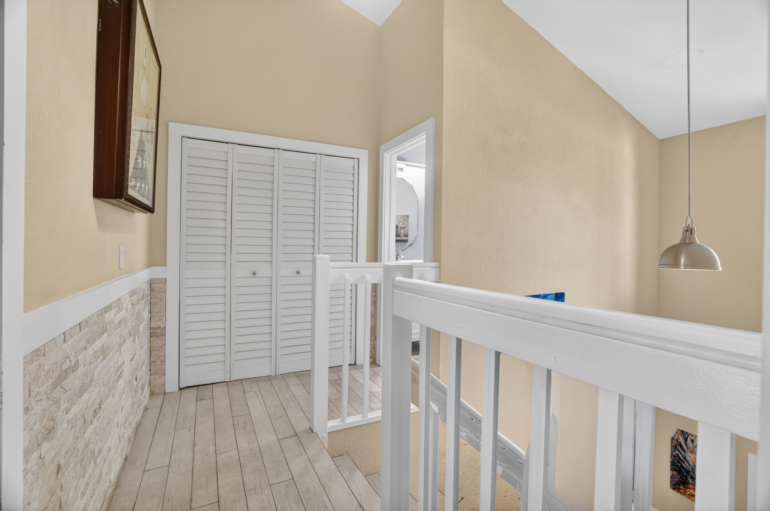 MARINERS WAY - Residential