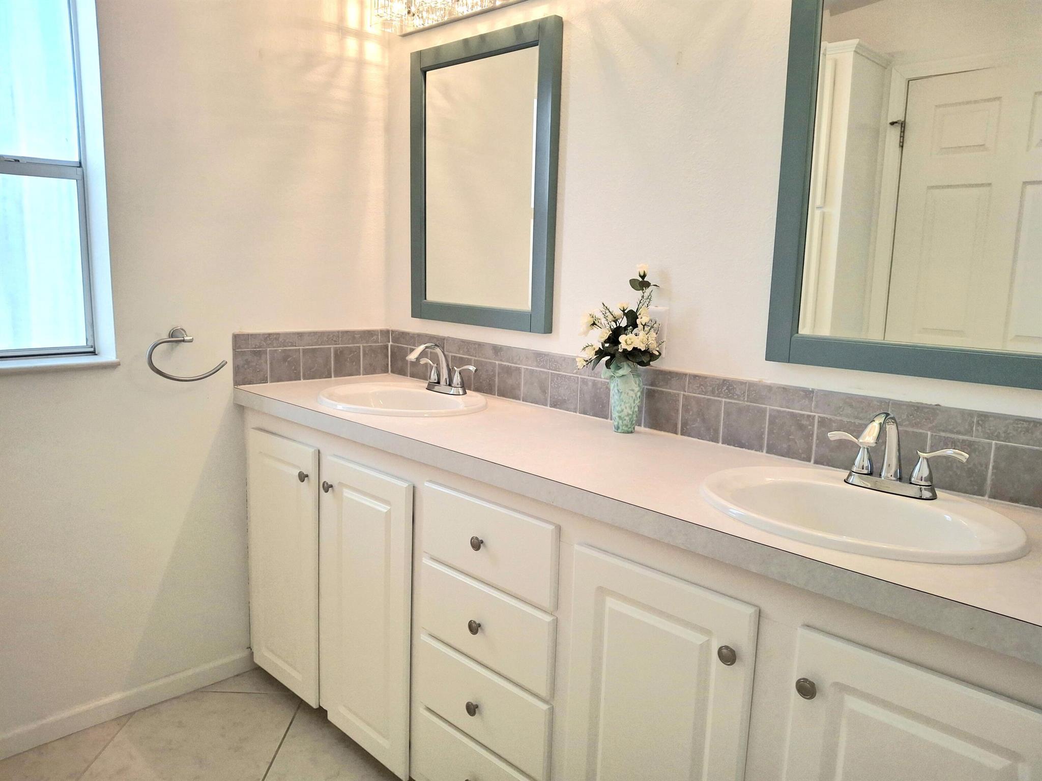 EAGLE'S RETREAT AT SAVANN - Residential