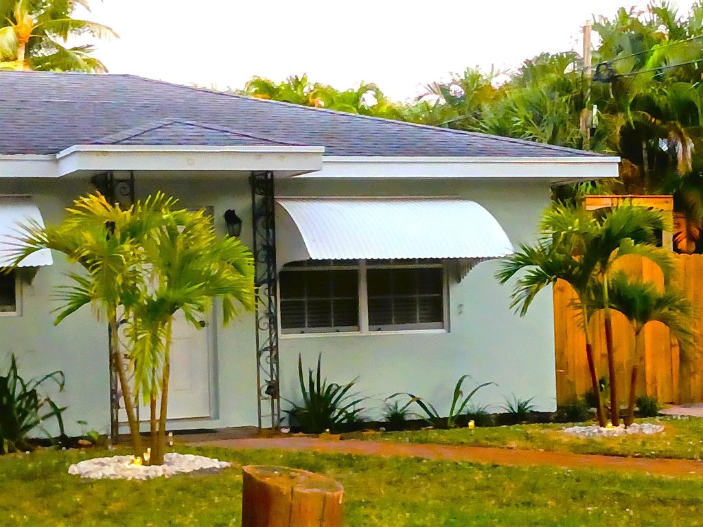 Photo of 1137 NE 9th Avenue #1137 (B), Delray Beach, FL 33483 (MLS # R11142938)