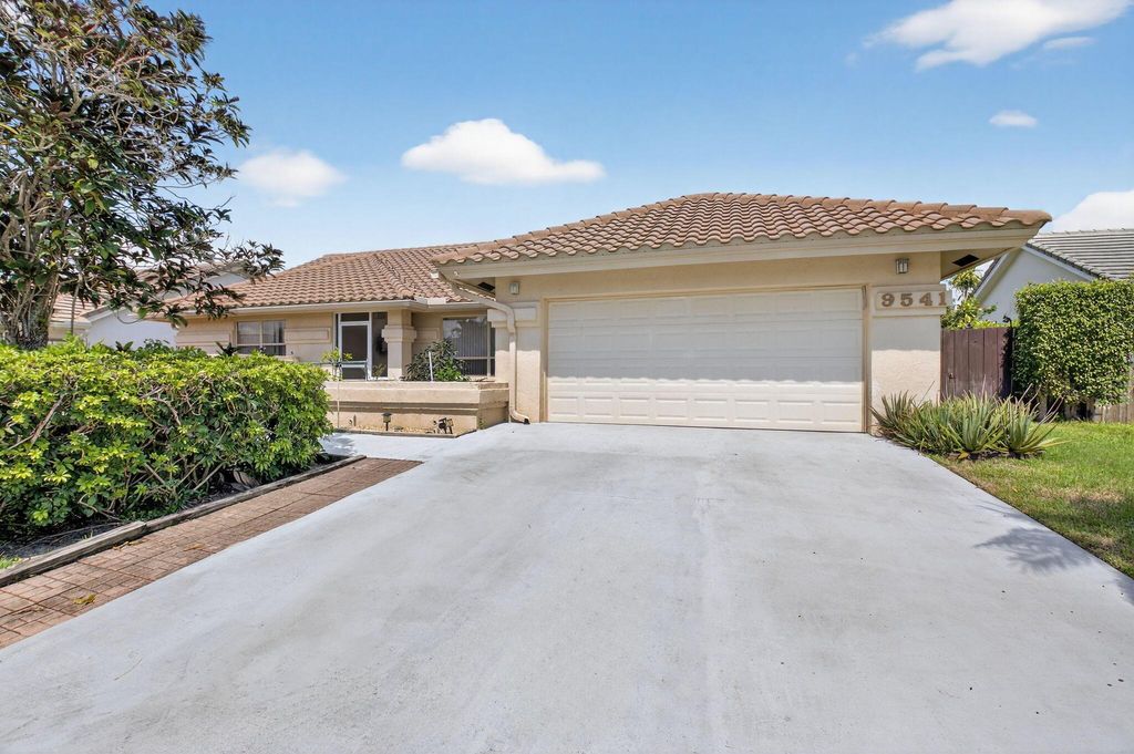 Photo of 9541 Majestic Way, Boynton Beach, FL 33437 (MLS # R11129851)