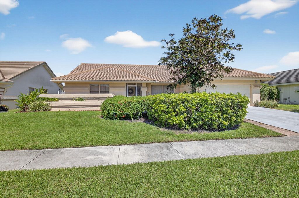 Photo of 9541 Majestic Way, Boynton Beach, FL 33437 (MLS # R11129851)
