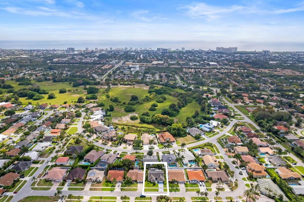 Photo of 7414 Rosewood Circle, Boca Raton, FL 33487 (MLS # R11084245)