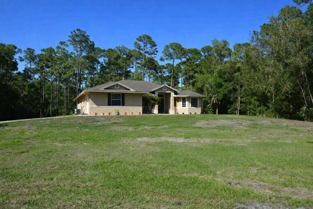 Photo of 11923 N 154th Rd Road N, Jupiter, FL 33478 (MLS # B26007594)