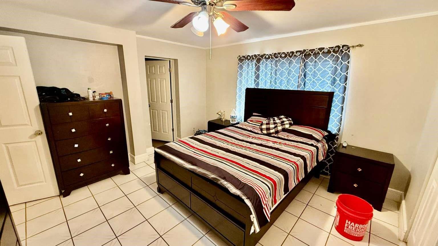 Hollywood View 12-47 B - Residential Income