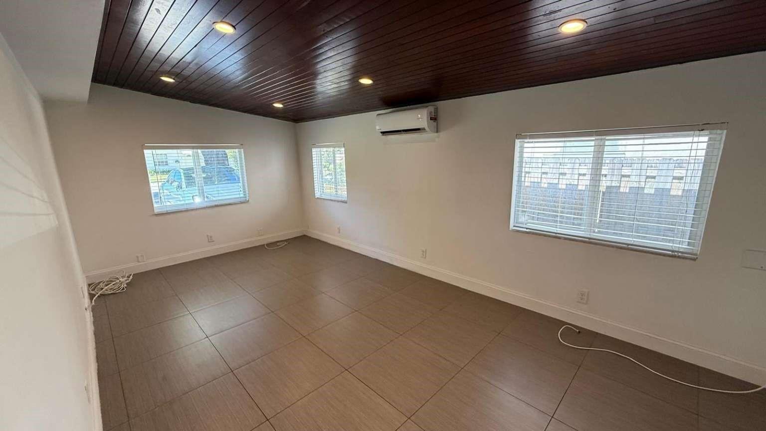 Hollywood View 12-47 B - Residential Income