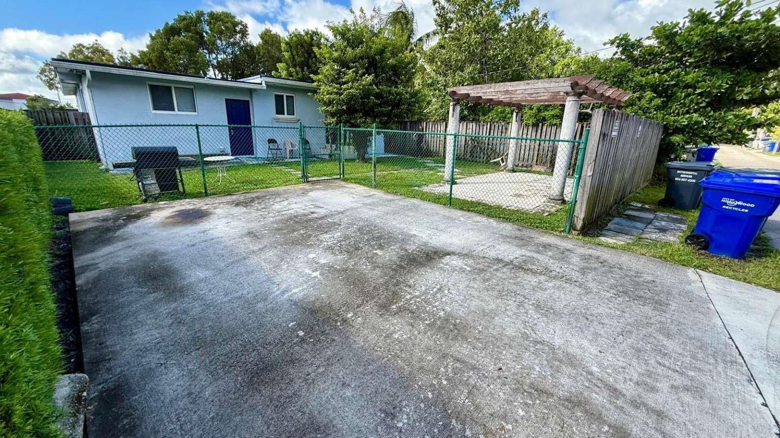 1935 Fletcher St A & B