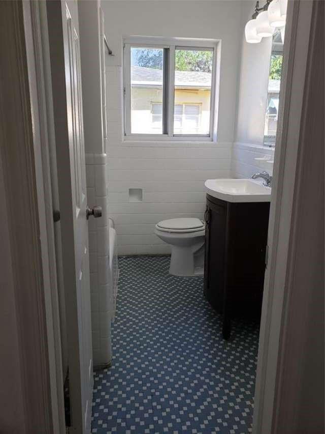 Hollywood View 12-47 B - Residential Income