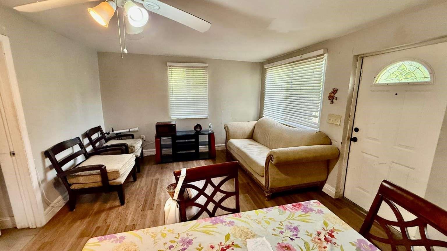 Hollywood View 12-47 B - Residential Income