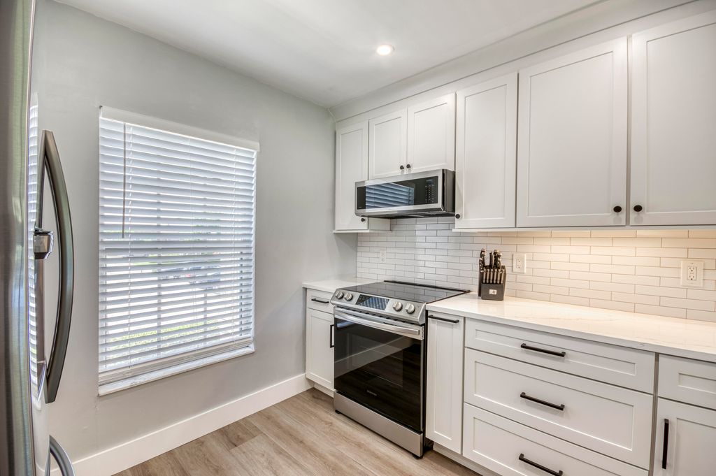 Photo of 9239 SE Riverfront Terrace #D, Jupiter, FL 33469 (MLS # R11087697)