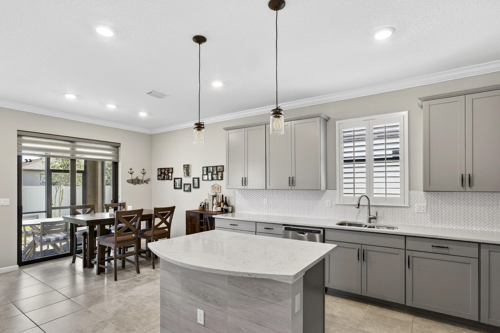 MAGNOLIA COURT AT WATERWAY VILLAGE - Residential