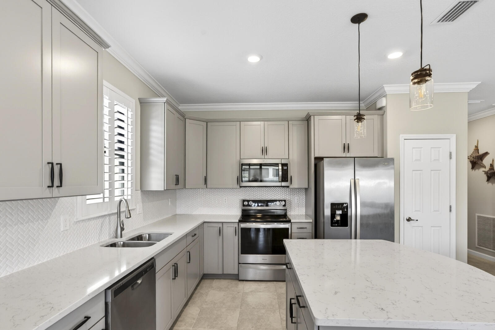 MAGNOLIA COURT AT WATERWAY VILLAGE - Residential