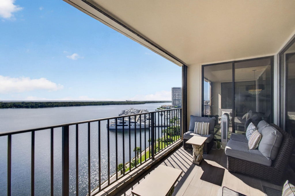 Photo of 126 LAKESHORE Drive #1125, North Palm Beach, FL 33408 (MLS # B26078288)