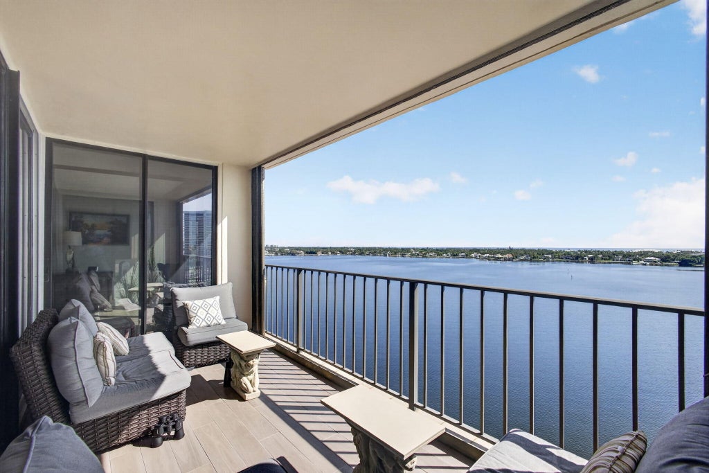 Photo of 126 LAKESHORE Drive #1125, North Palm Beach, FL 33408 (MLS # B26078288)