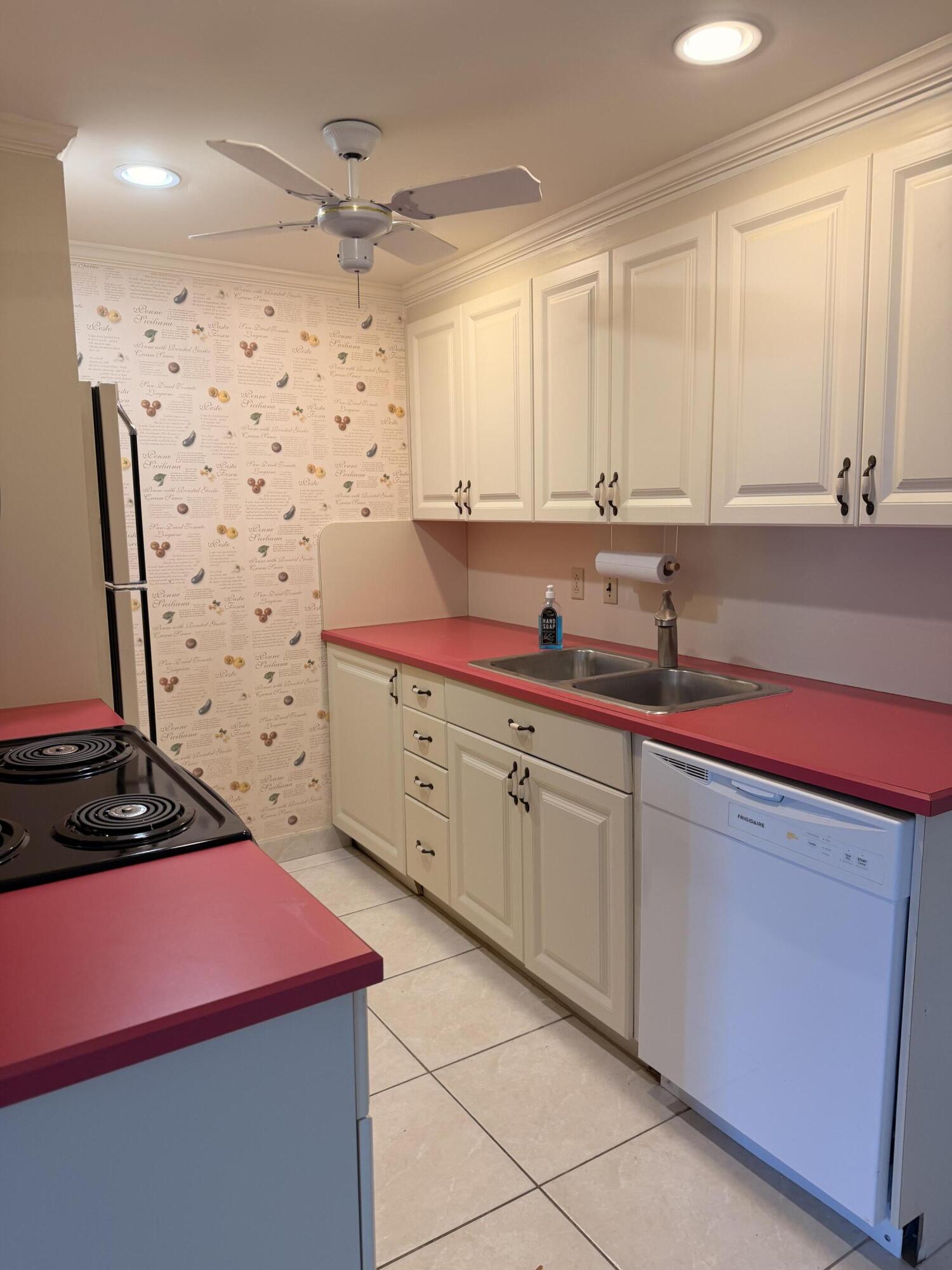 CORNWALL AT CENTURY VILLAGE CONDO - Residential Lease