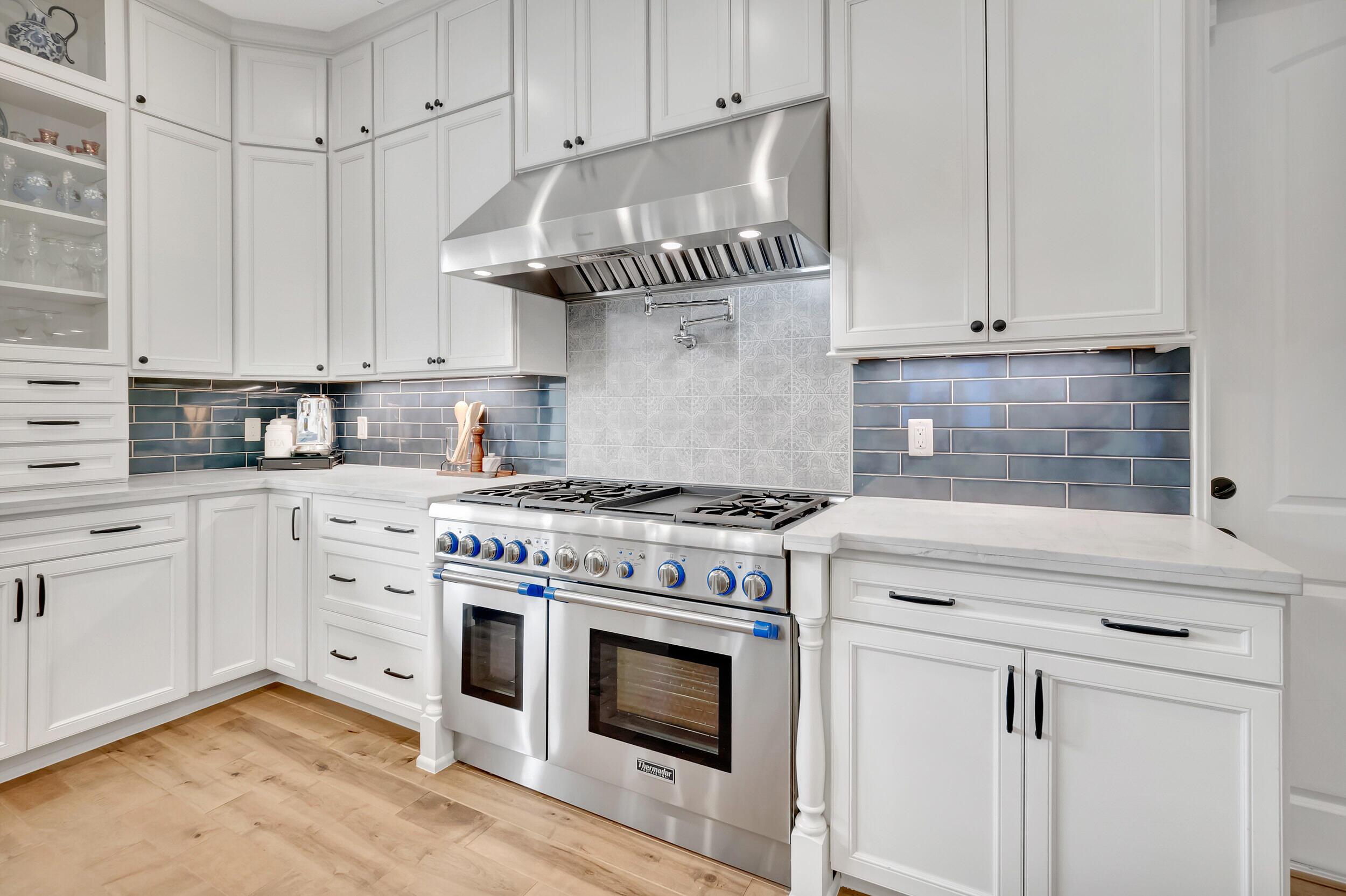 BONIELLOS ACRES - Residential