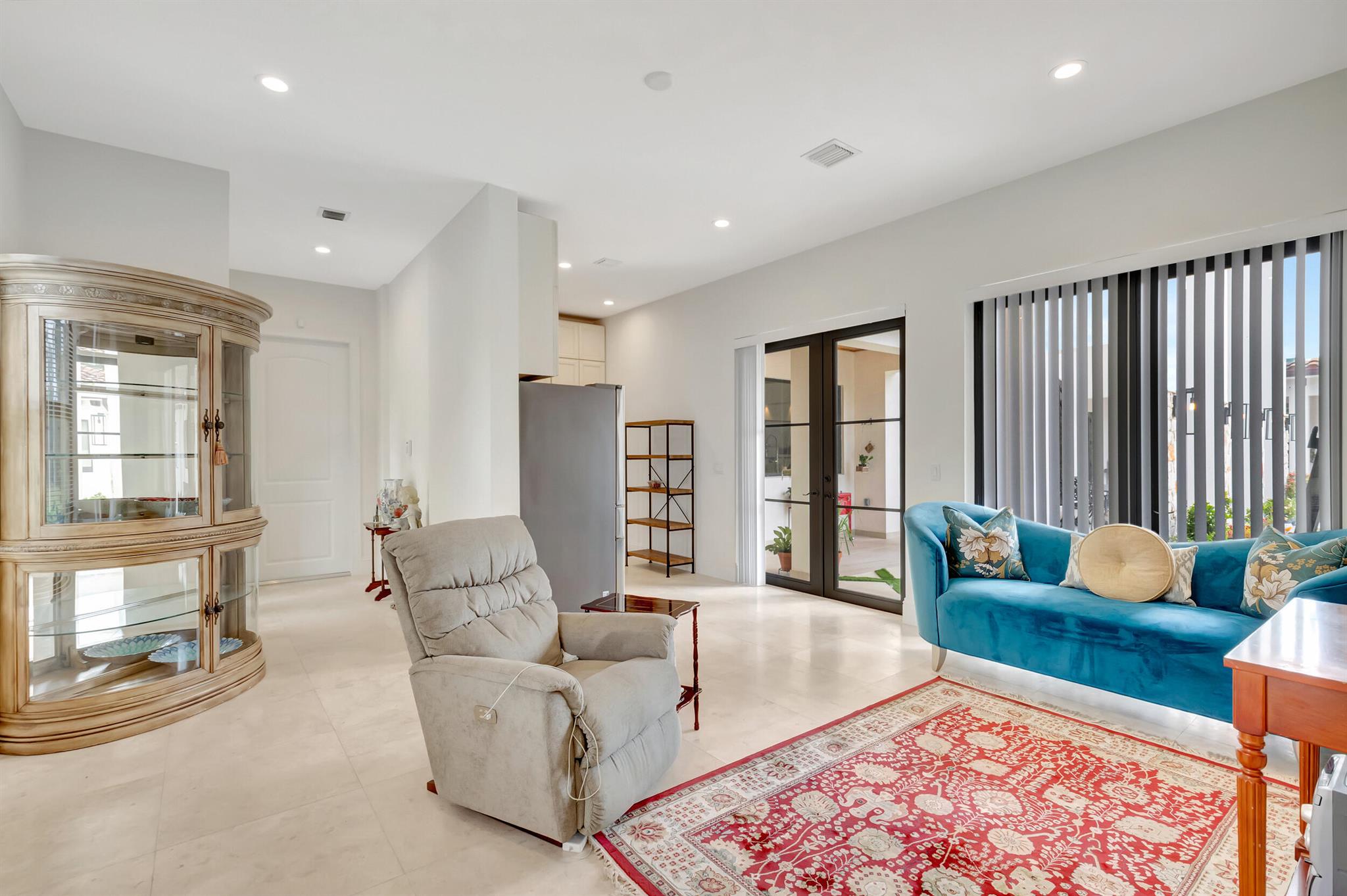 BONIELLOS ACRES - Residential