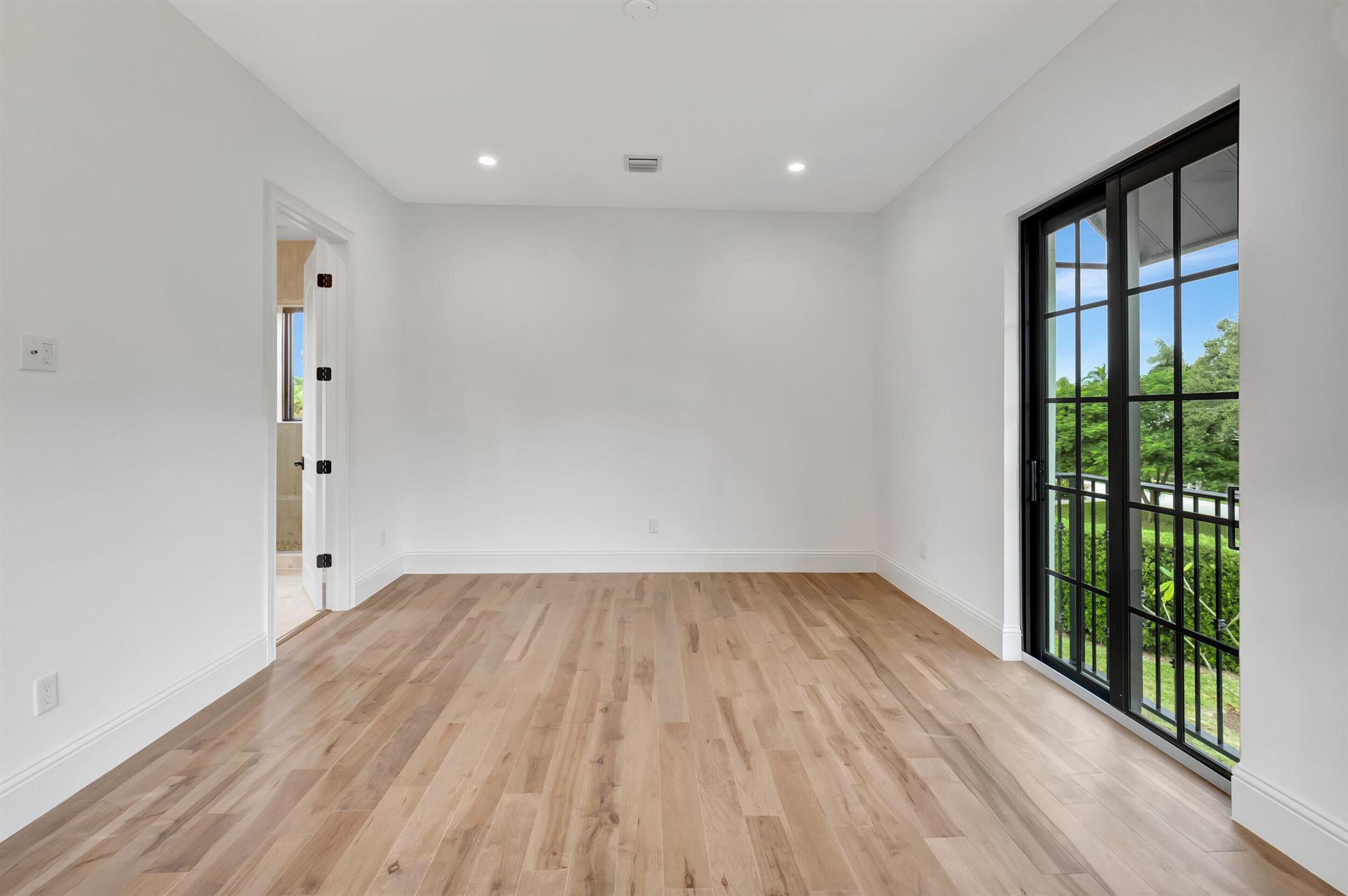 BONIELLOS ACRES - Residential