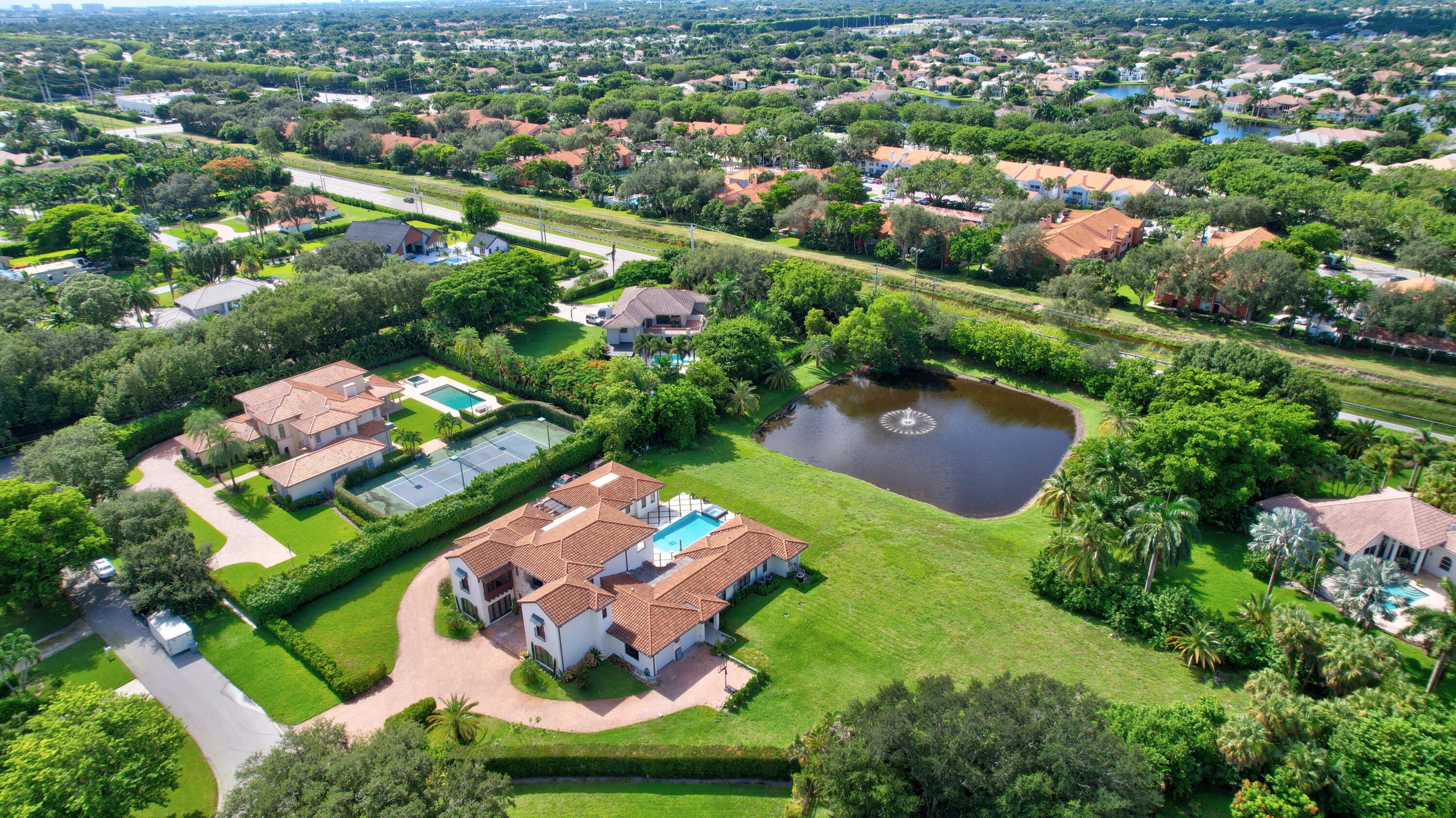 BONIELLOS ACRES - Residential