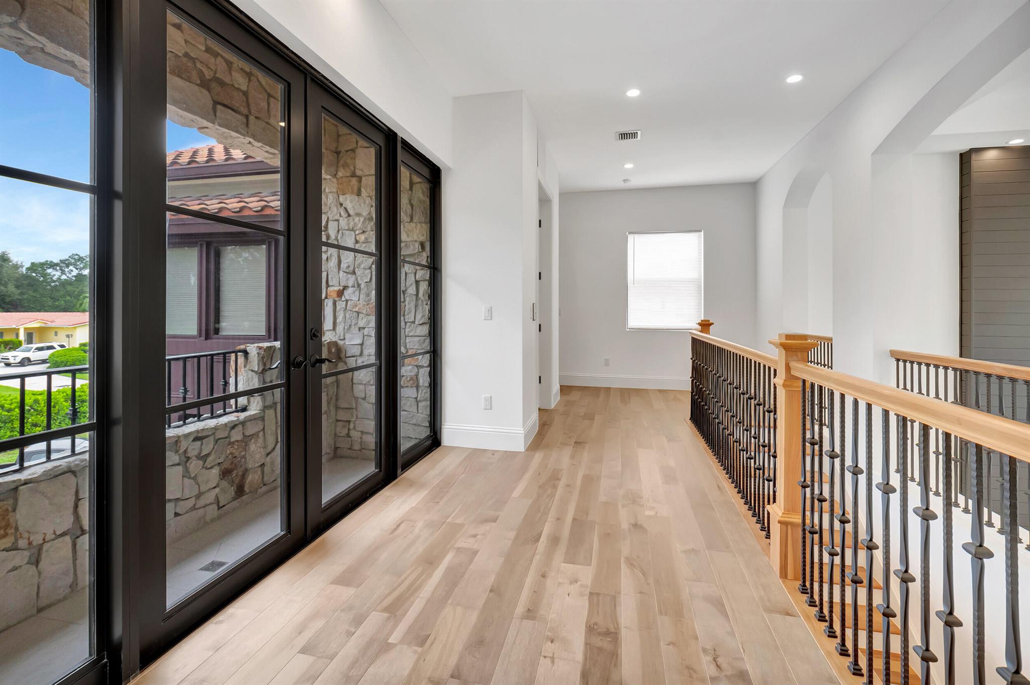 BONIELLOS ACRES - Residential