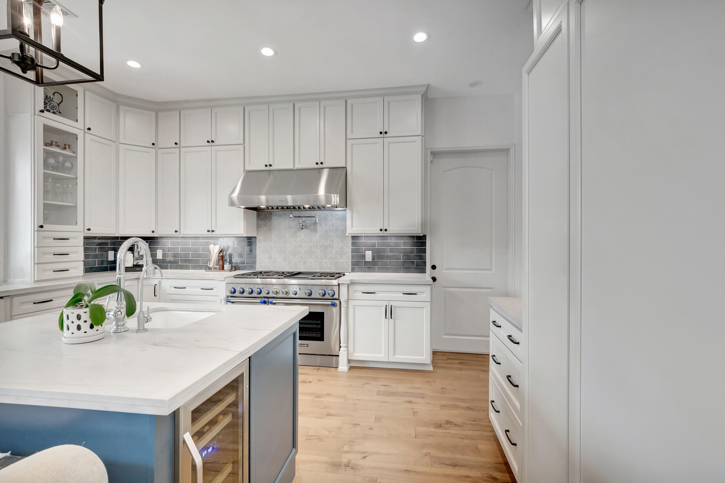 BONIELLOS ACRES - Residential