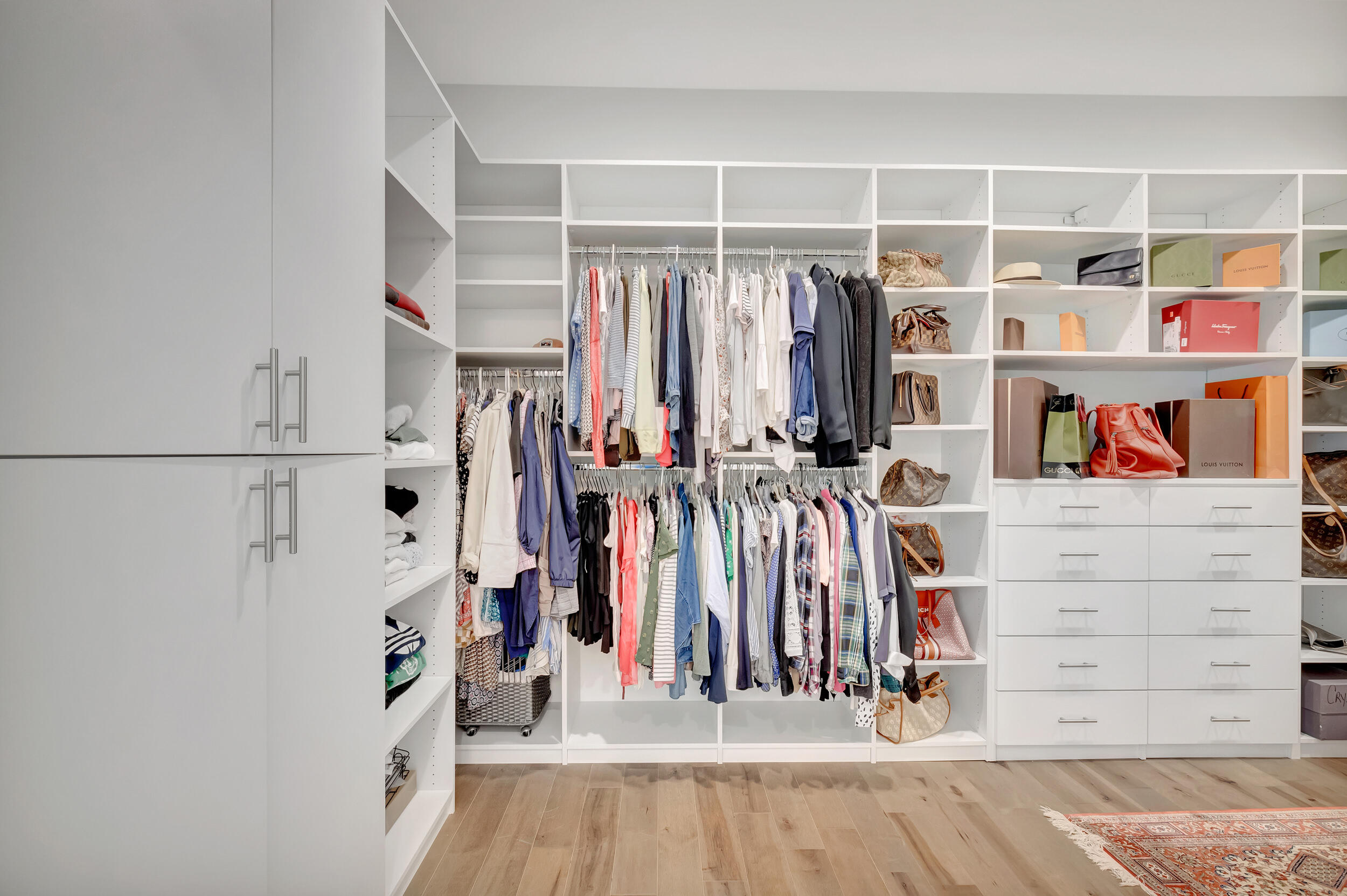 BONIELLOS ACRES - Residential