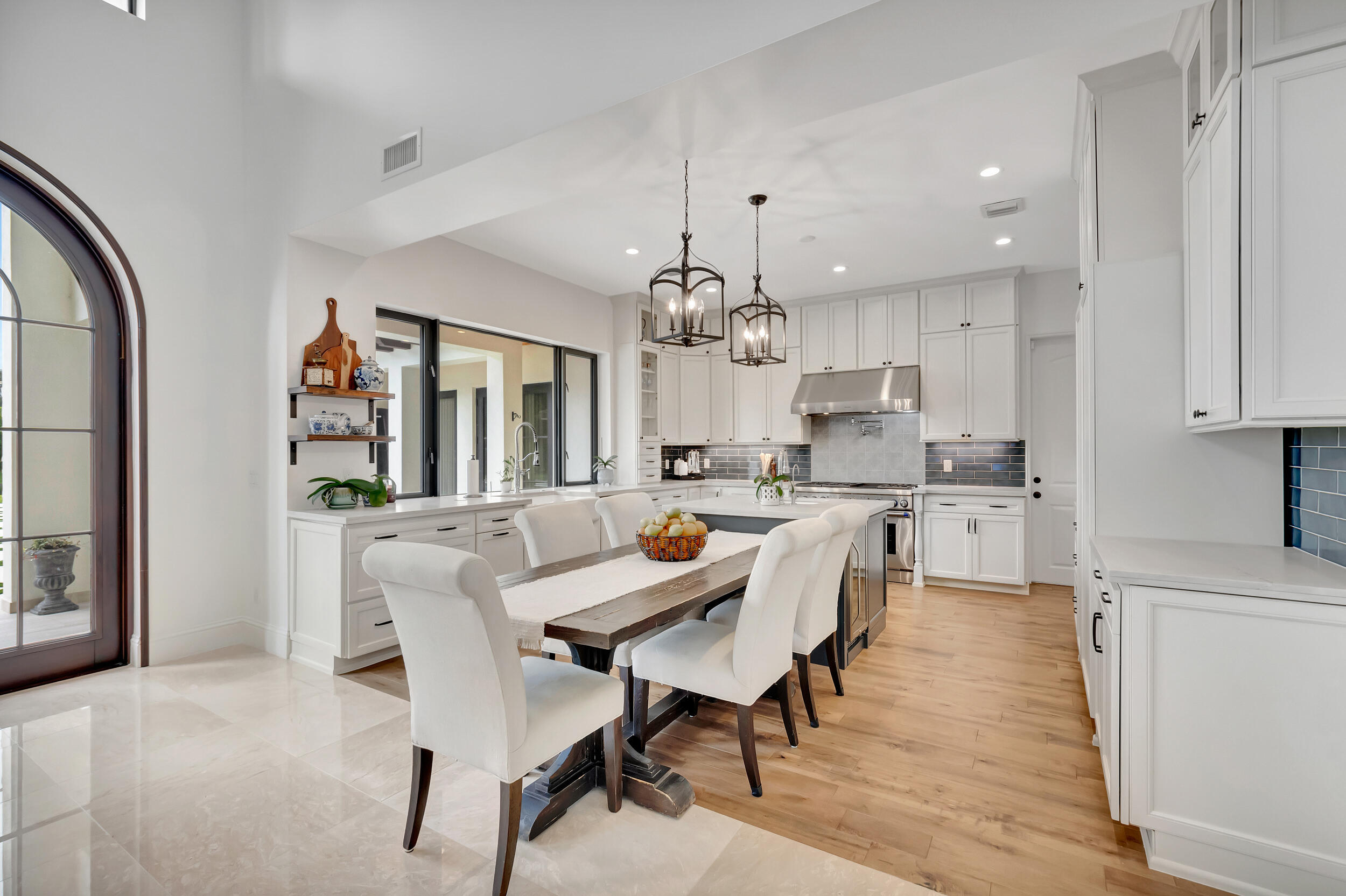 BONIELLOS ACRES - Residential