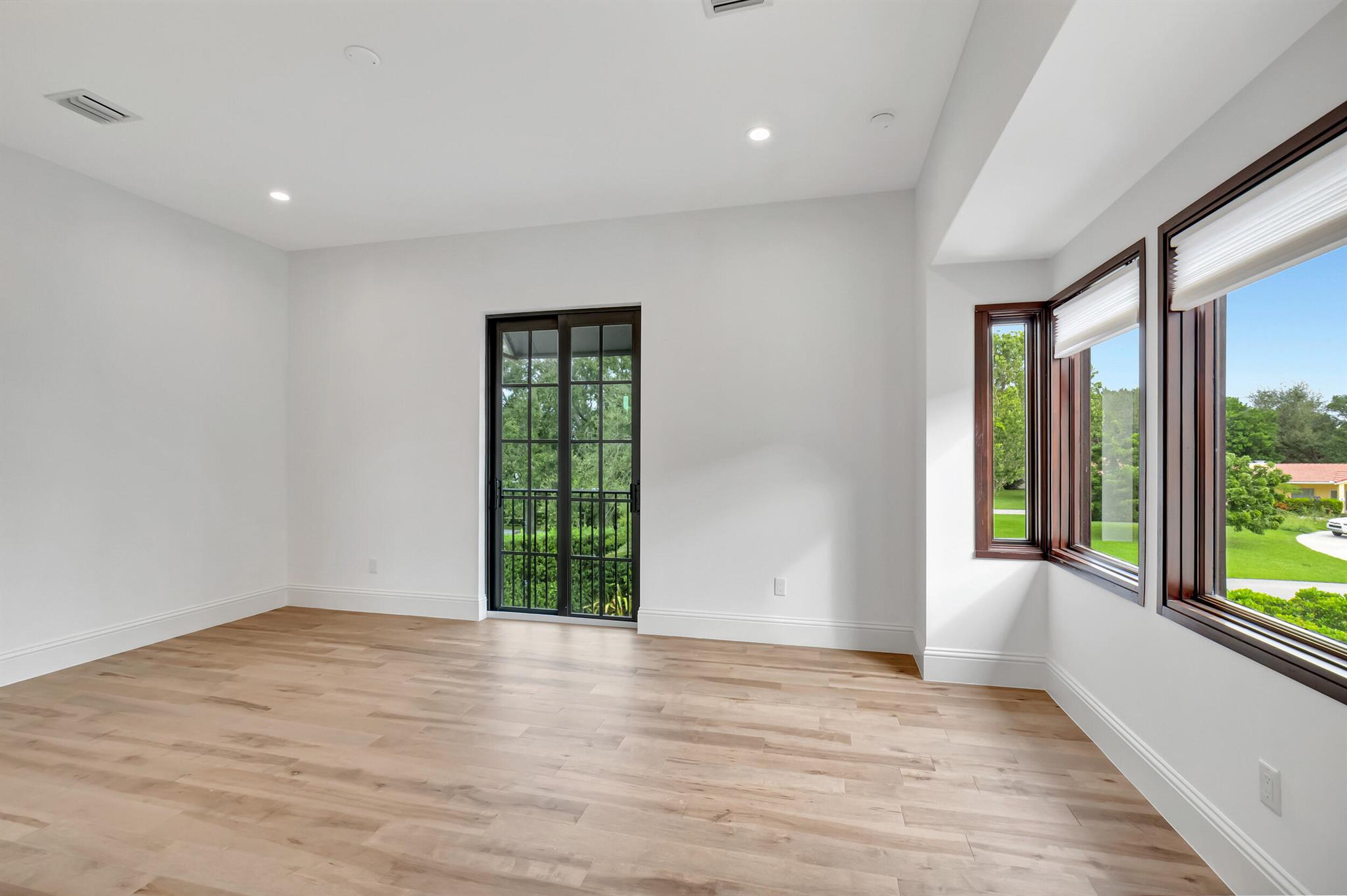 BONIELLOS ACRES - Residential