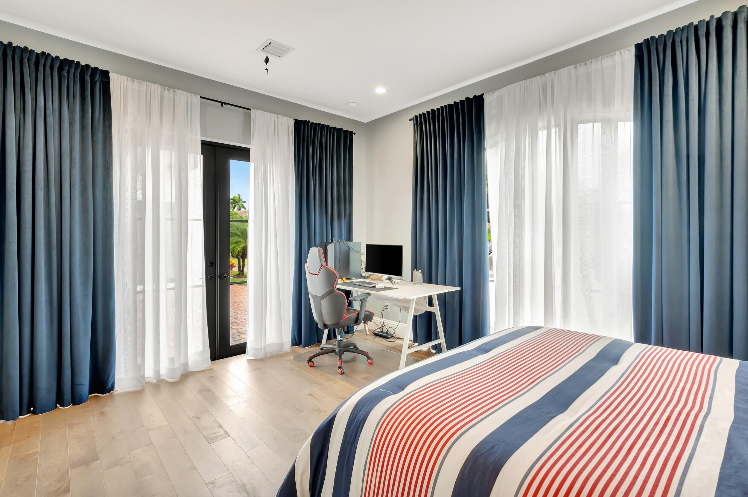 BONIELLOS ACRES - Residential