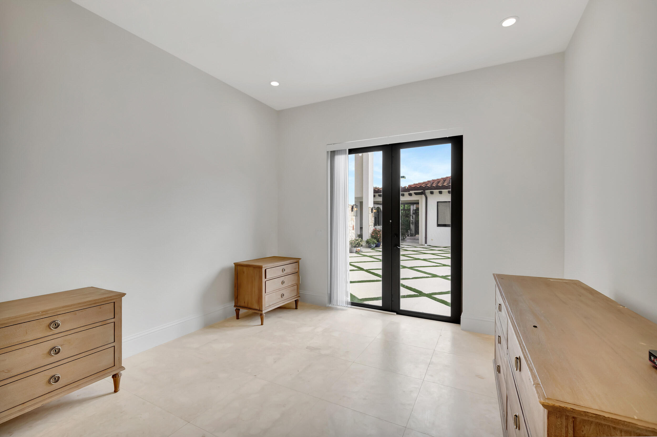 BONIELLOS ACRES - Residential