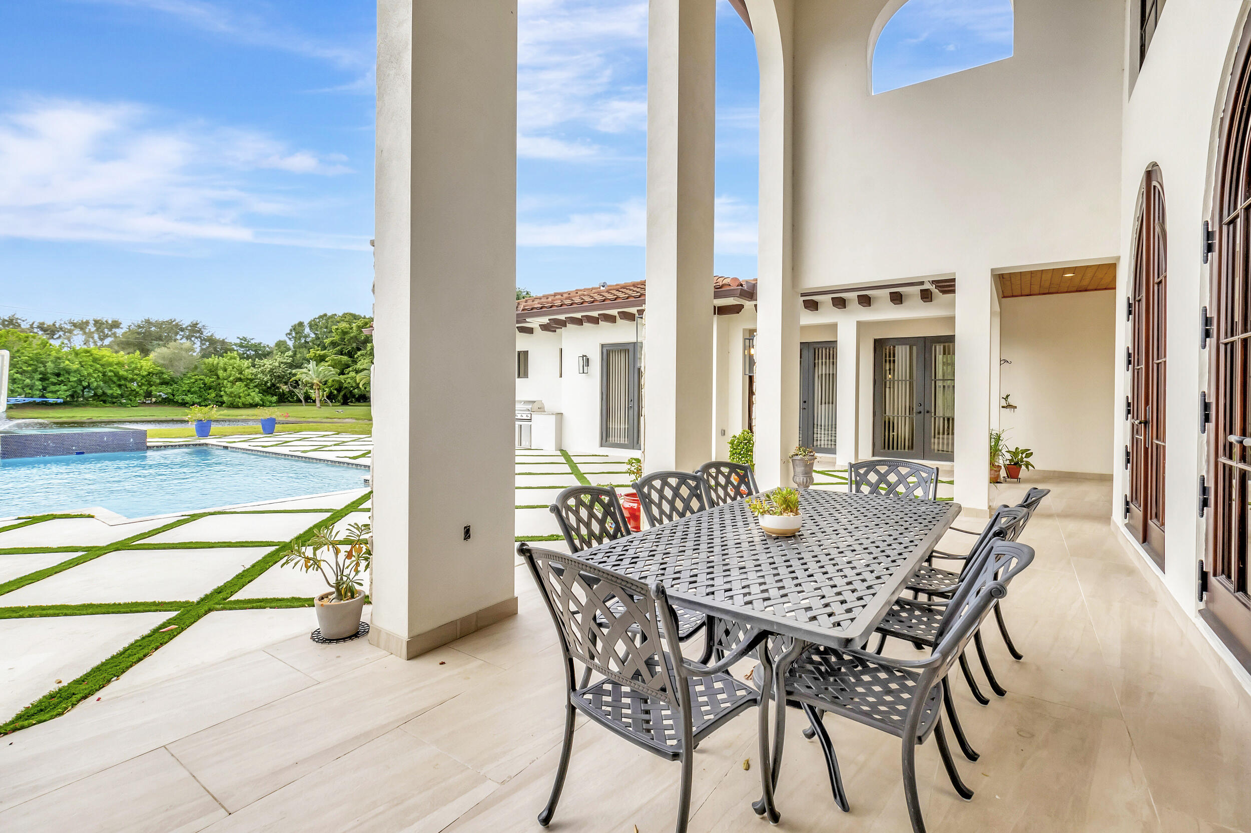 BONIELLOS ACRES - Residential