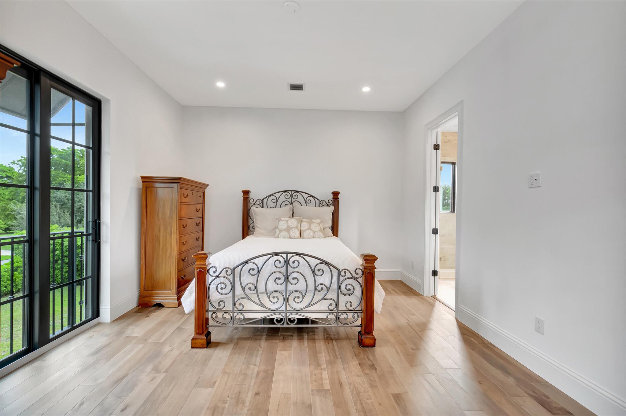 BONIELLOS ACRES - Residential