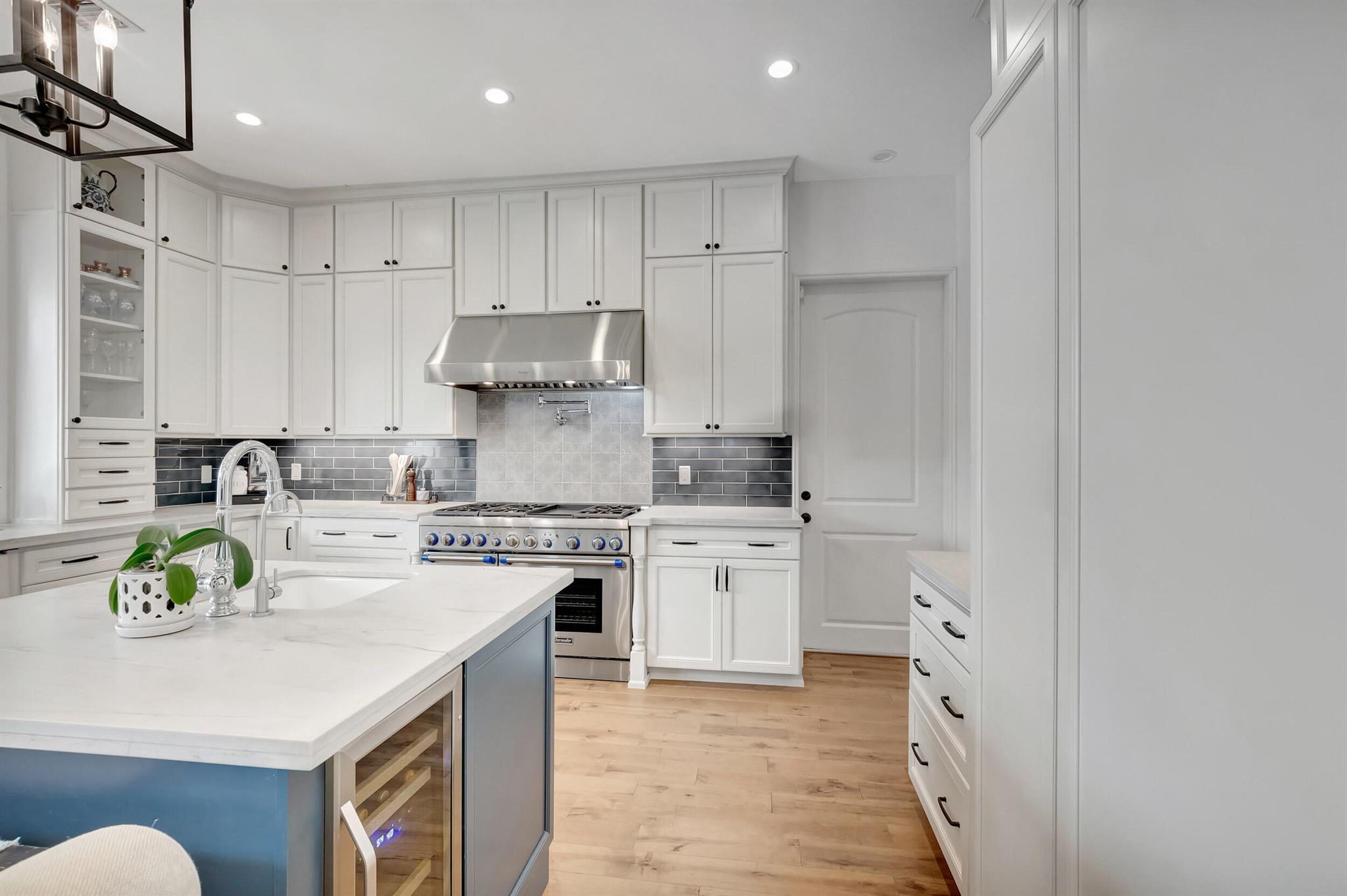 BONIELLOS ACRES - Residential