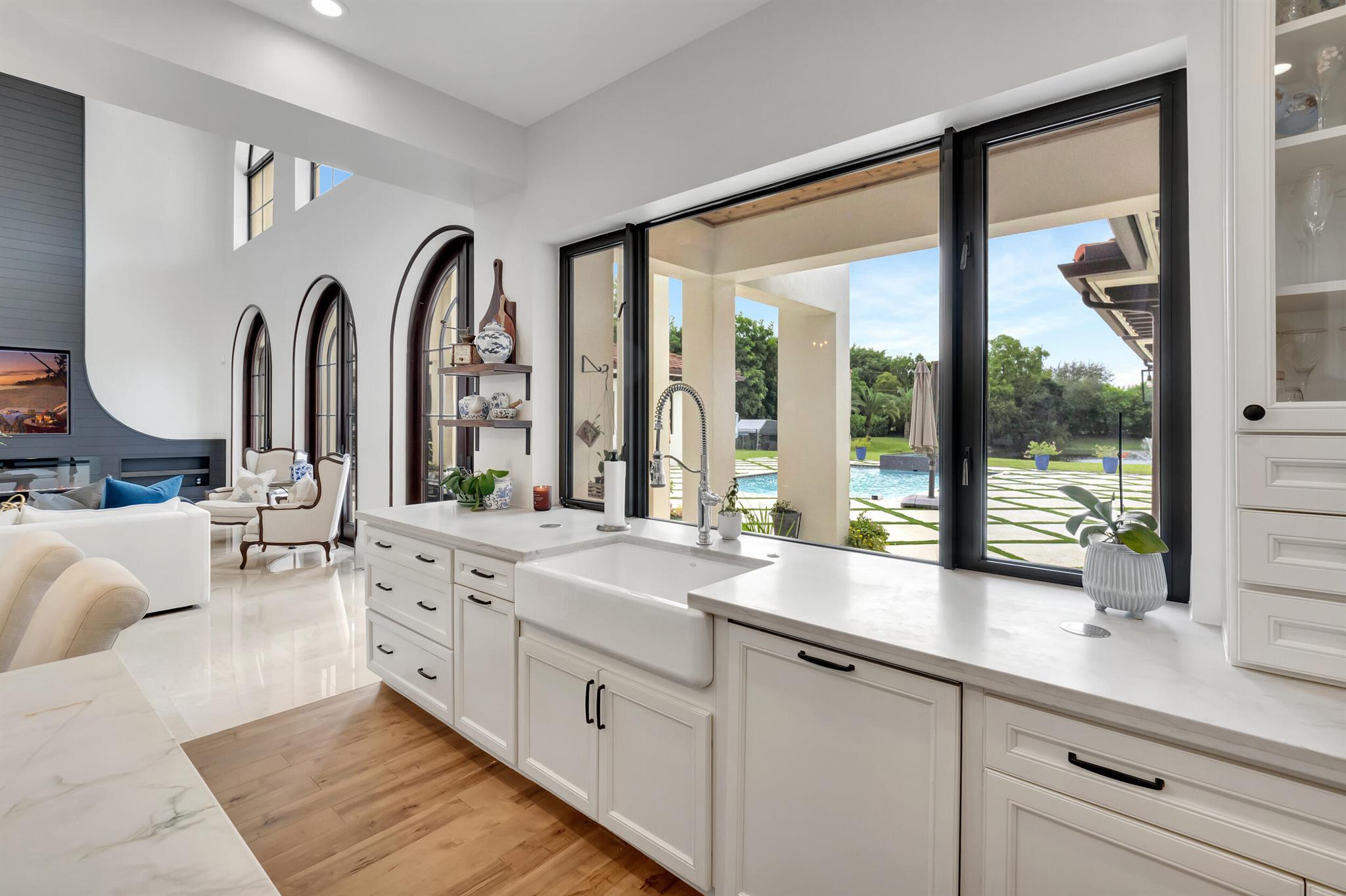 BONIELLOS ACRES - Residential